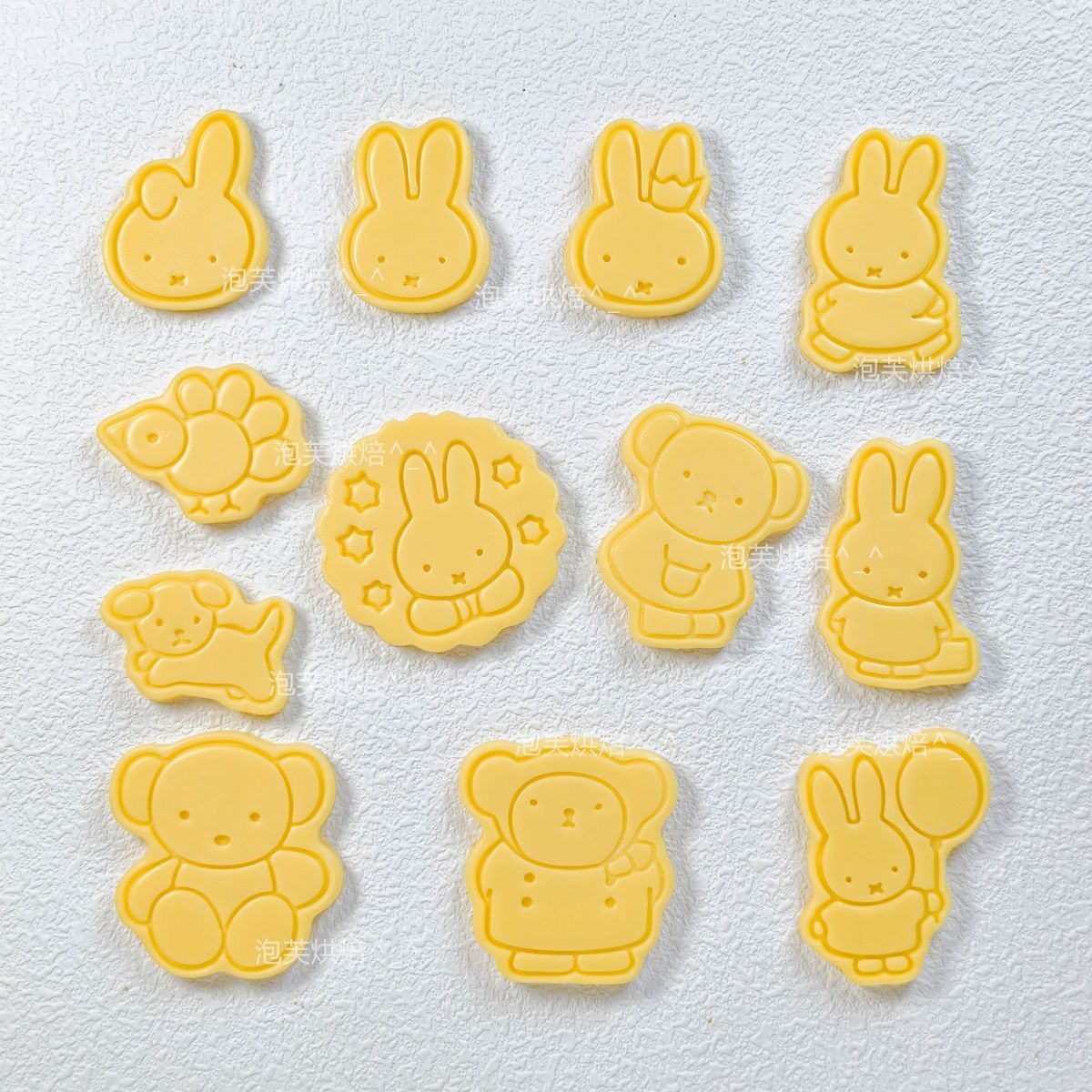Kids Outdoor Mud Kitchen Accessories - Niedliche 3D-Presskeksform mit Miffy-Muster, wiederverwendbares Backwerkzeug,